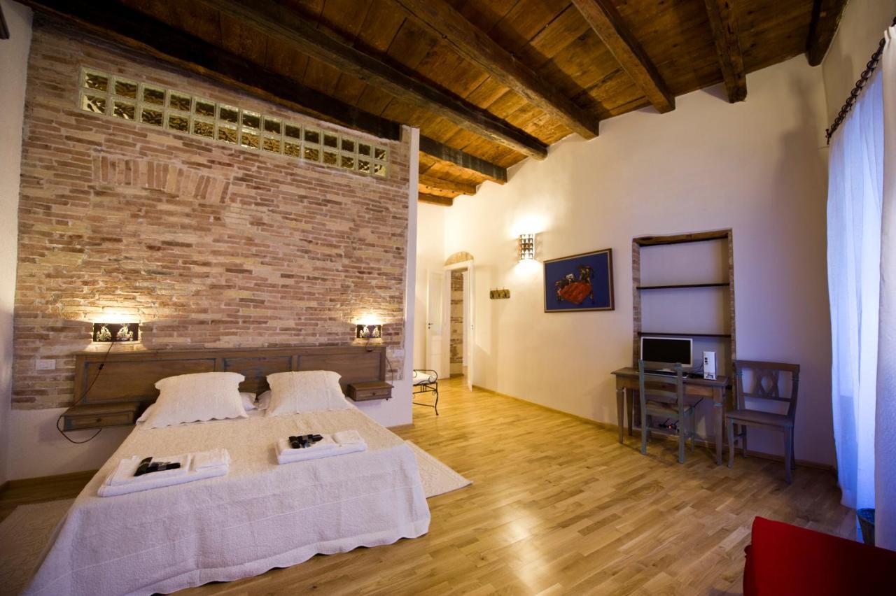 קליארי Castelletto Suites חדר תמונה